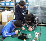 ���w���̐E�Ƒ̌��w�K�̎󂯓�������{�@�@�@�@�@�@�@�@�@�@�@�@�@�@�@�@�@�@�@�@�@�@�@�@�@�@�@�O�Z���́y21���I��S���l�ވ琬�z�ɑ΂���l����